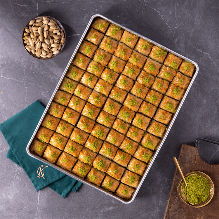 Long lasting Baklava with Pistachio in Tray